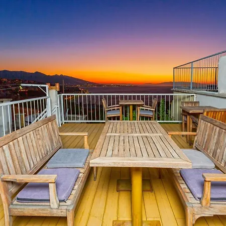 Iconic Stone Esmirna