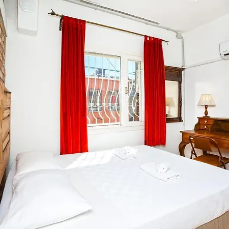 Iconic Stone アパート