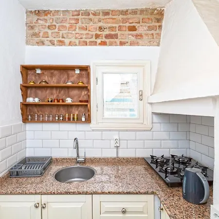 Iconic Stone アパート イズミル