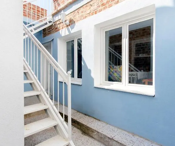 Iconic Stone Апартаменты *